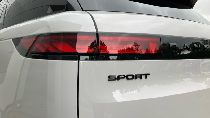 Land Rover Range Rover Sport 3.0 D300 Dynamic SE 5dr Auto Diesel Estate - Image 19